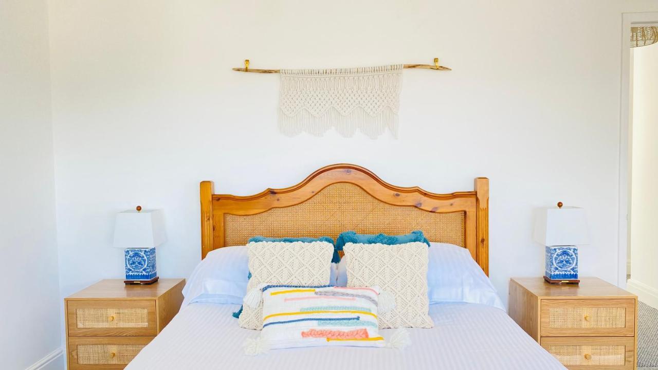 Gordy Hall -Sea Facing Welsh Cottage With Stunning Views Pendine Ngoại thất bức ảnh