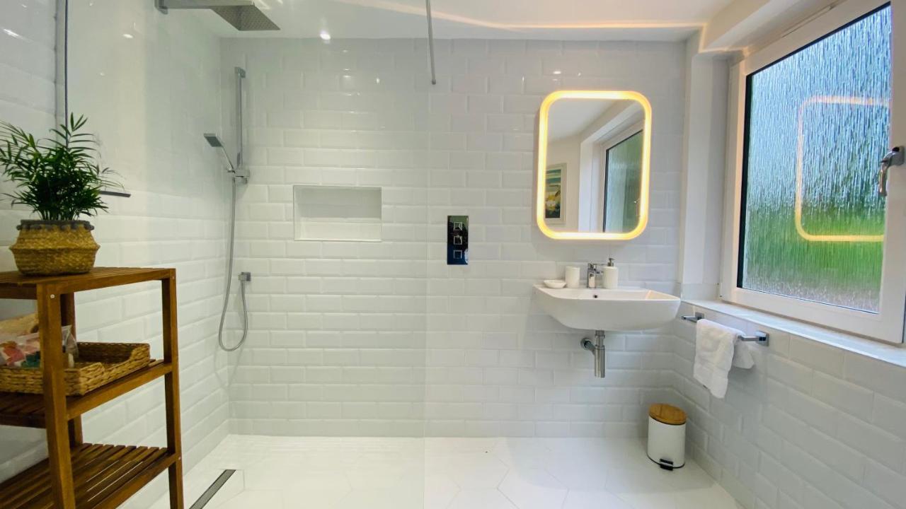 Gordy Hall -Sea Facing Welsh Cottage With Stunning Views Pendine Ngoại thất bức ảnh