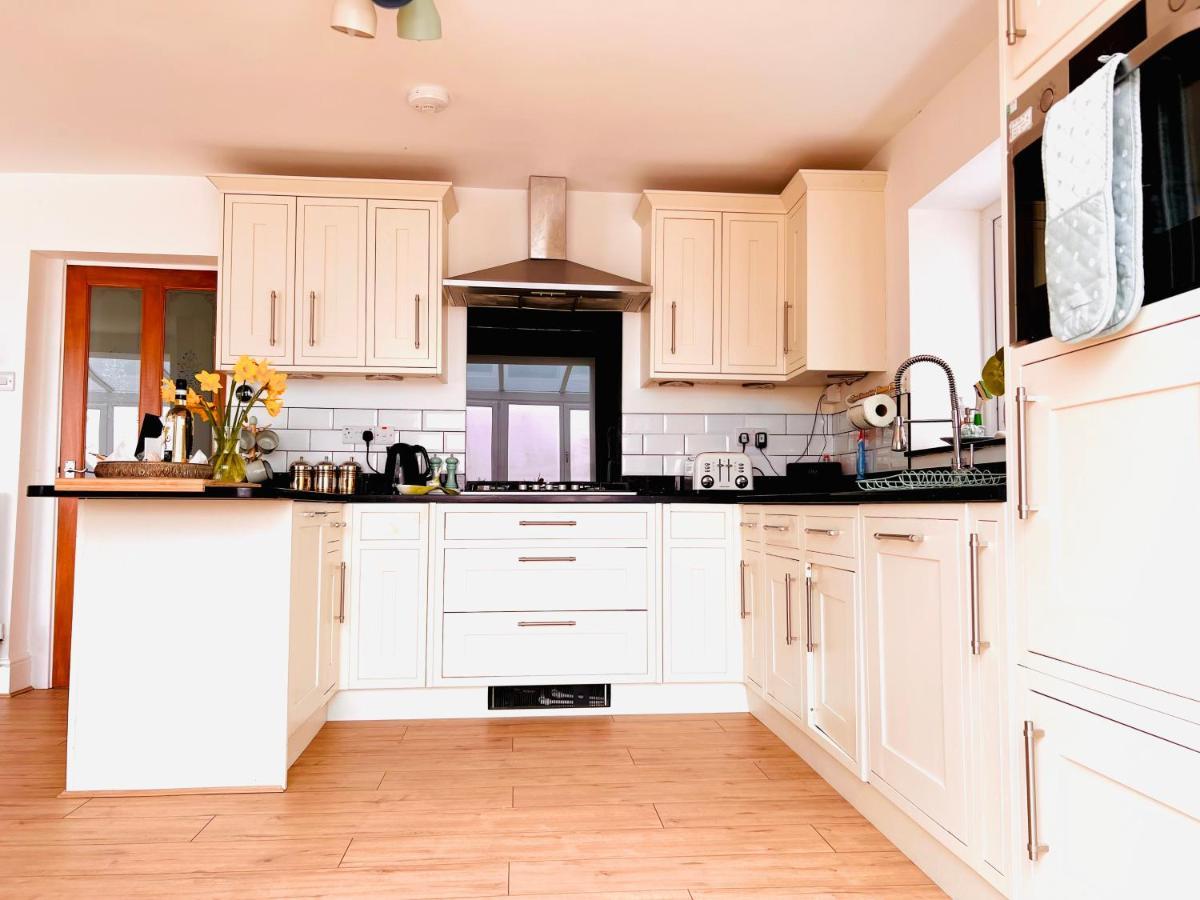 Gordy Hall -Sea Facing Welsh Cottage With Stunning Views Pendine Ngoại thất bức ảnh